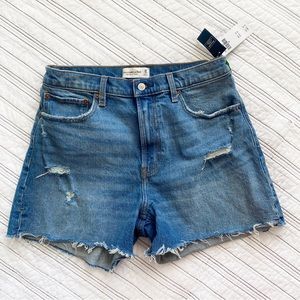 NWT Abercrombie & Fitch High Rise 4” Curve Love Denim Short sz 30  or 10